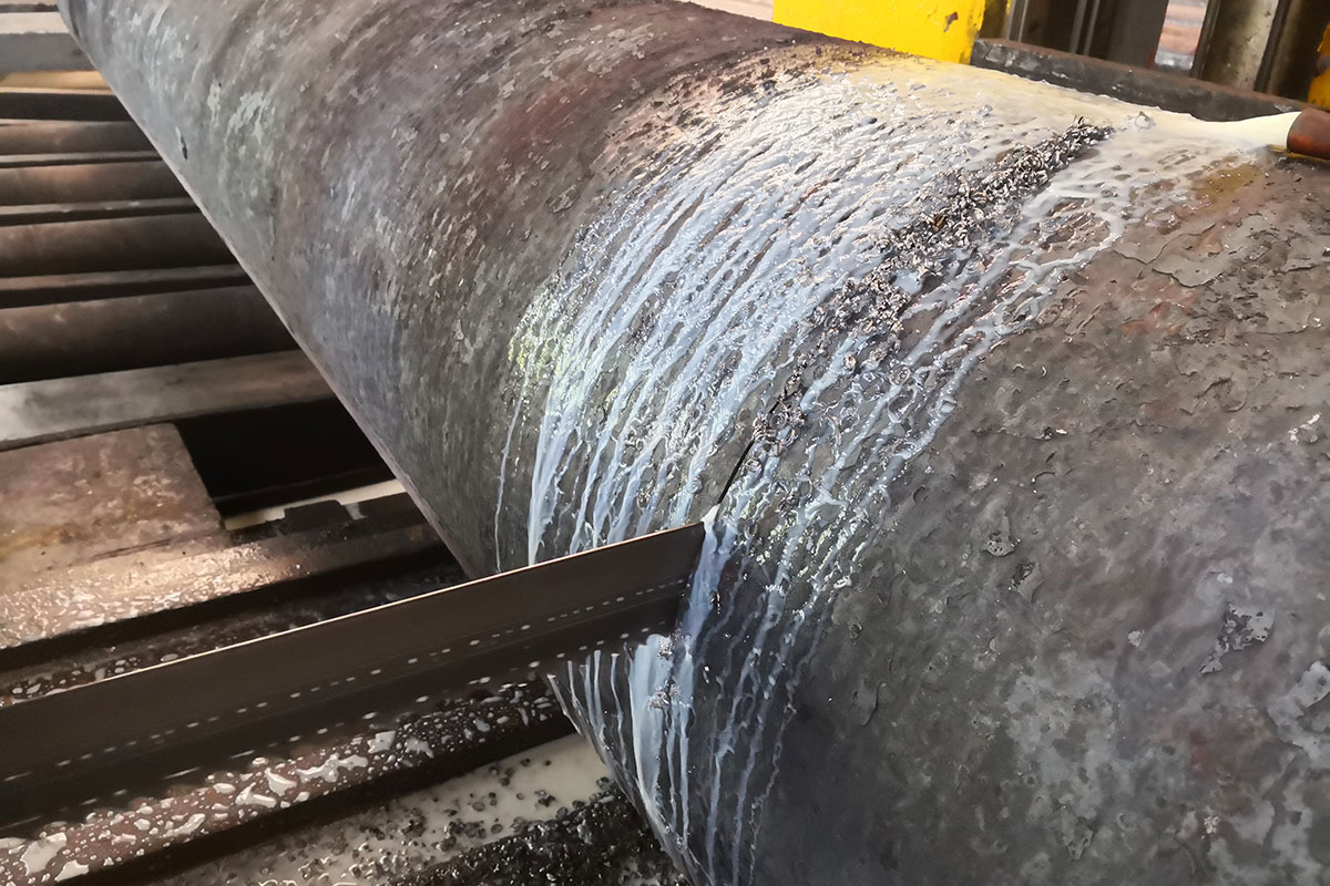 High quality saw blades for cutting large-diameter tool steel