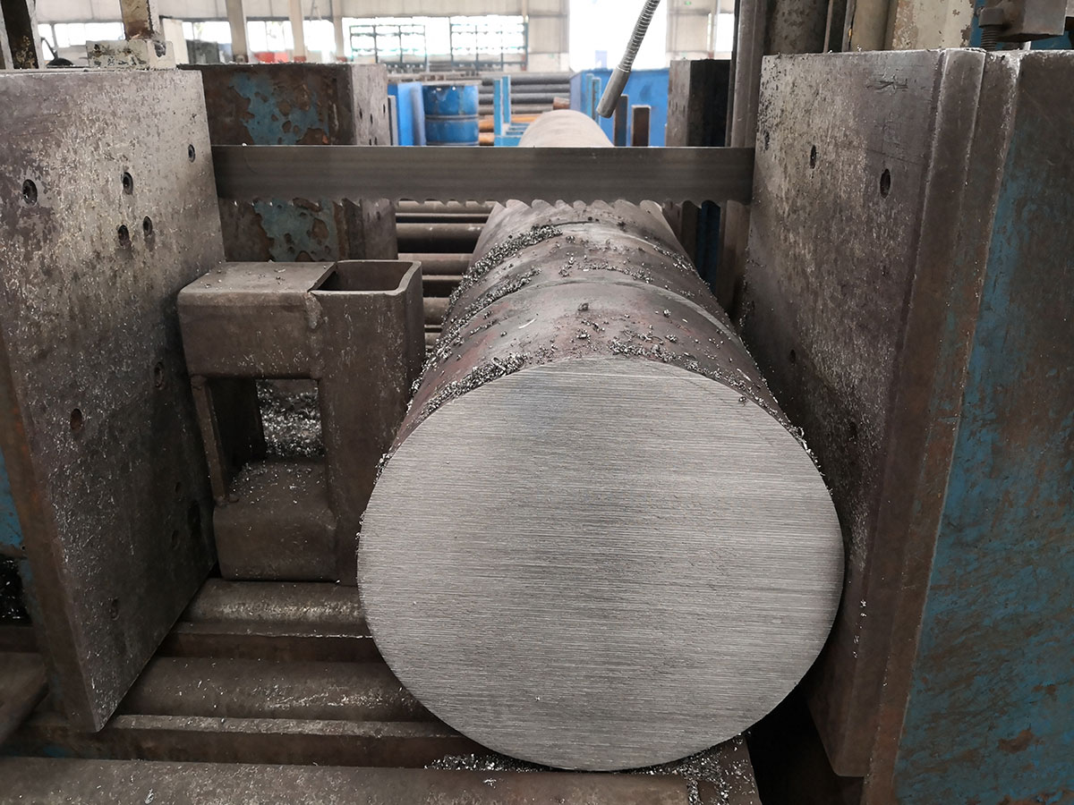 High quality saw blade for cutting 14MnMo solid material