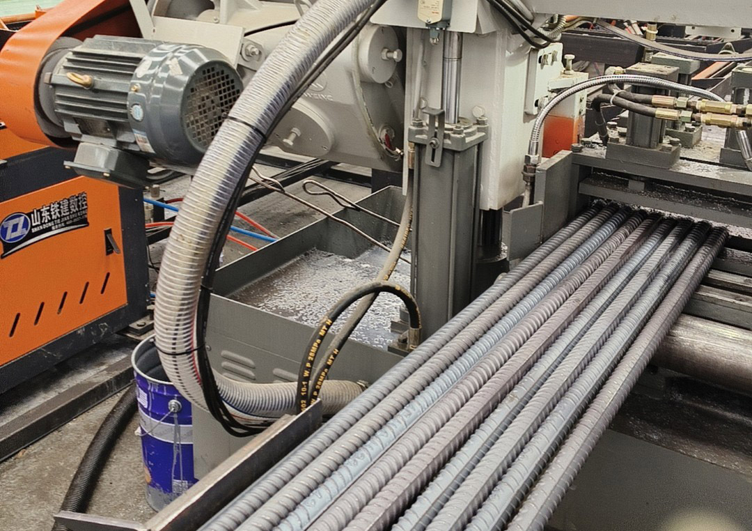 Special saw blades for cutting reinforced steel bars