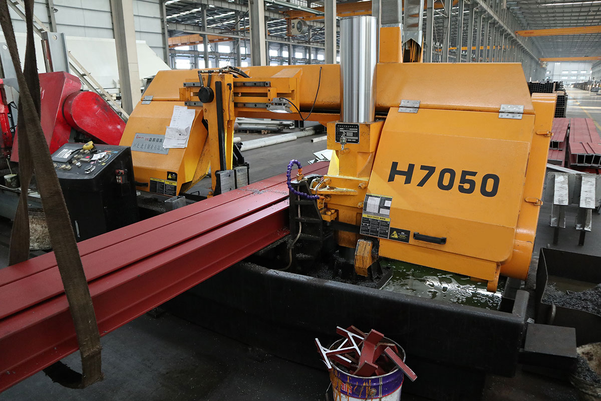 High Effective Band Sawing Machine H7050
