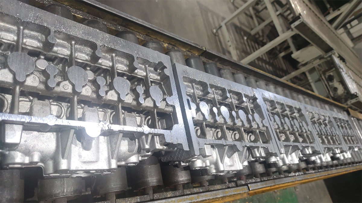 Sectional view of the engine cylinder head