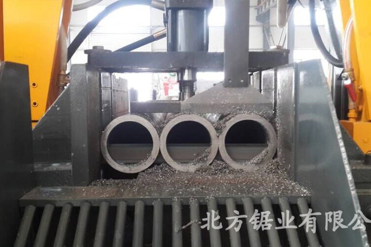 High Effective Band Sawing Machine H7050